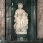 Michelangelos Madonna and Child statue